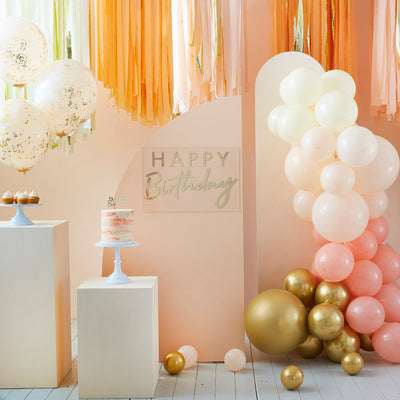 Pfirsichfarbene und goldene Happy Birthday Papierservietten | Boutique Ballooons